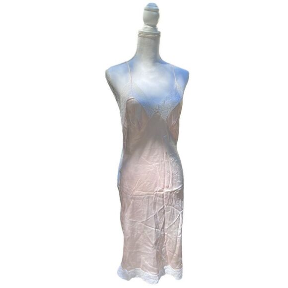 VINTAGE 1960s PINK CHEMISE SLIP NIGHTGOWN PETTICOAT LACE TRIM ITALIAN SIZE 4/38 - Picture 3 of 17